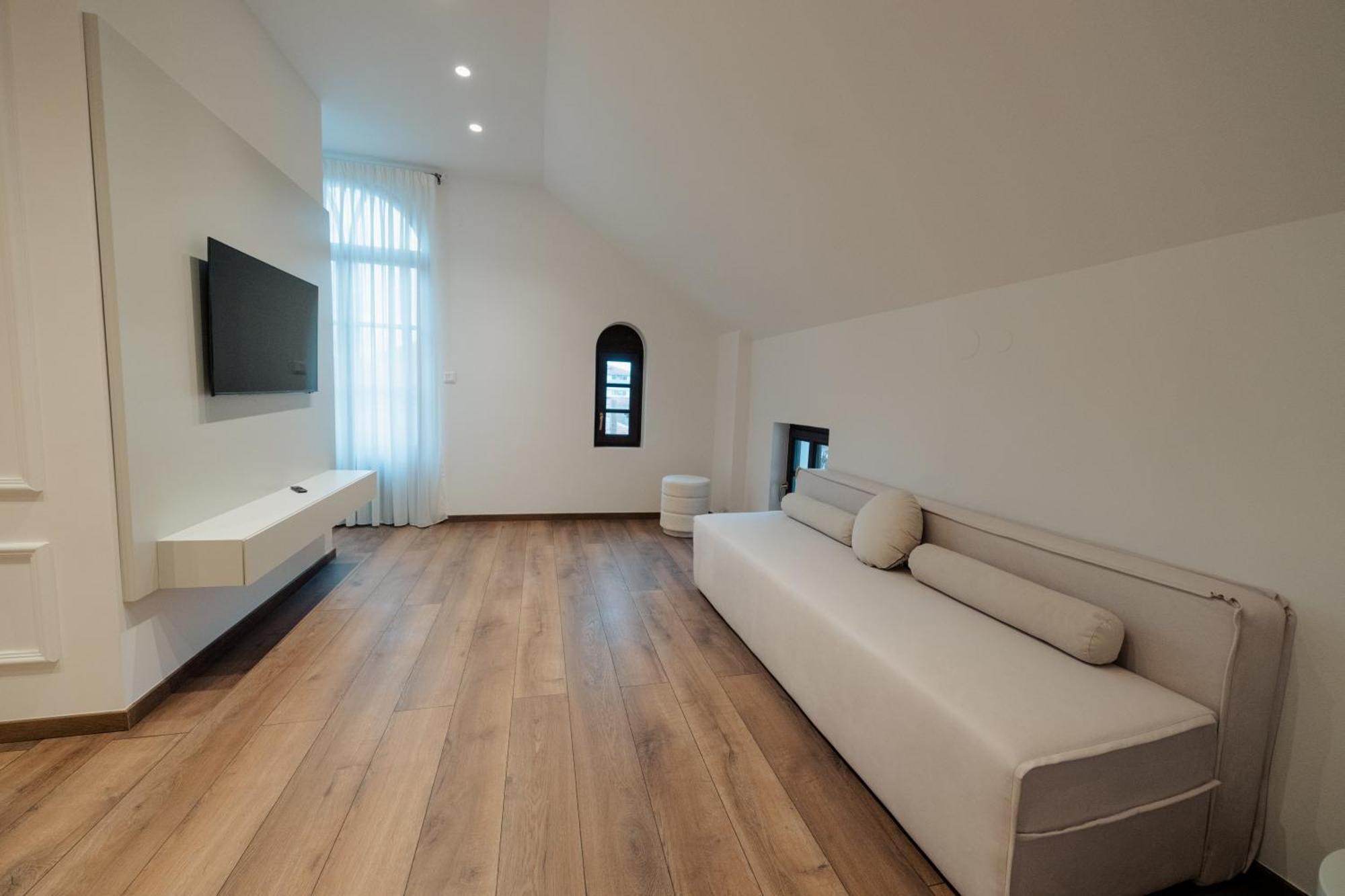 Emerald Suites 弗洛里纳 外观 照片