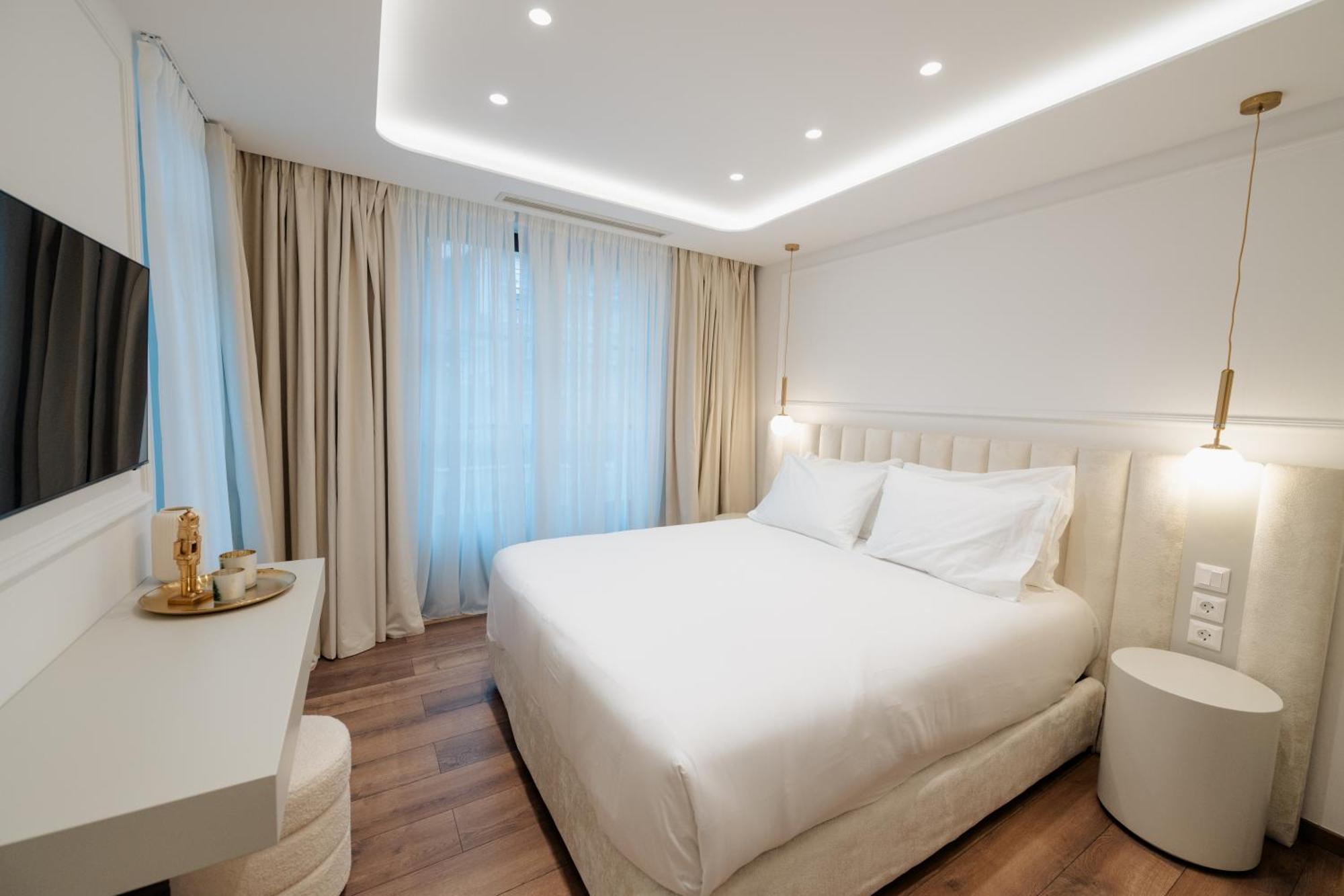 Emerald Suites 弗洛里纳 外观 照片