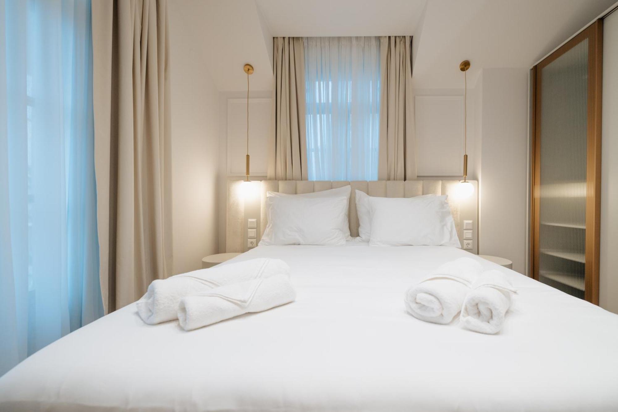 Emerald Suites 弗洛里纳 外观 照片