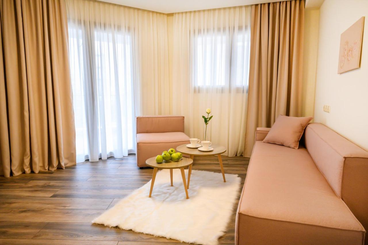 Emerald Suites 弗洛里纳 外观 照片